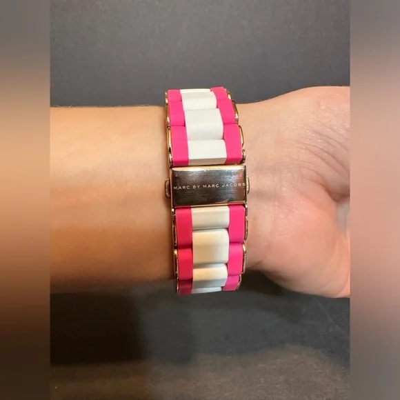 Marc by Marc Jacobs watch NEW pink and gold watch with extra links NWOB - Picture 5 of 8